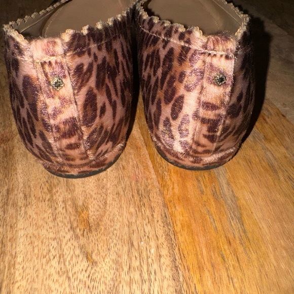 Crown & Ivy Venice Leopard Print Scallop Flats Size 7.5 - Picture 6 of 9